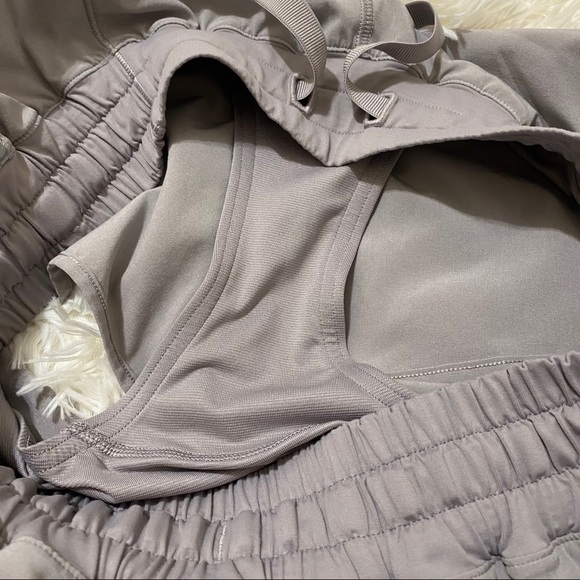 RARE Lululemon Hotty Hot Short Dark Chrome - Picture 3 of 4